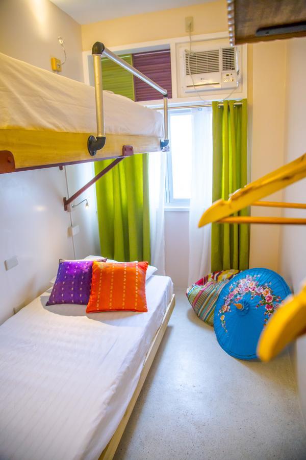 Flotsam And Jetsam Artist Beach Hostel San Juan  Ngoại thất bức ảnh
