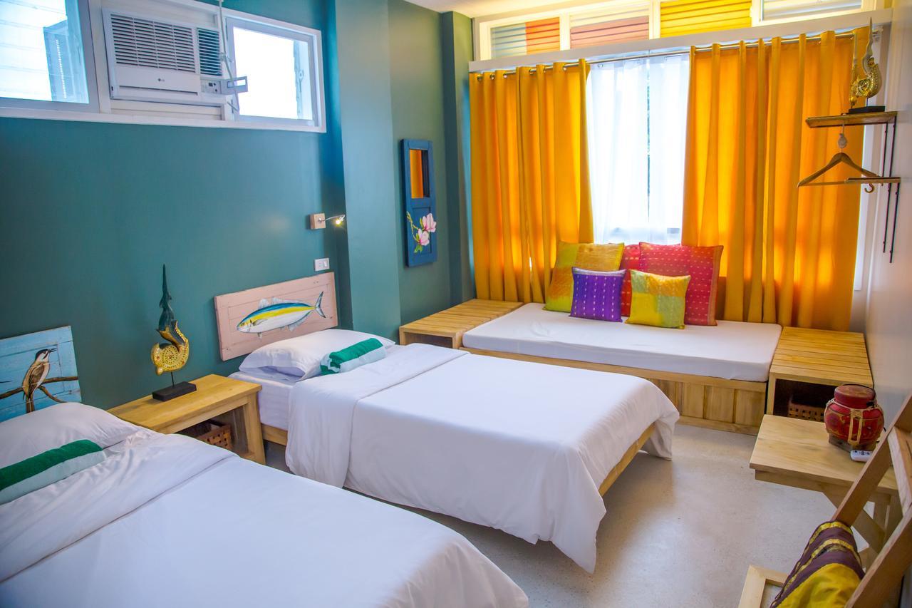 Flotsam And Jetsam Artist Beach Hostel San Juan  Ngoại thất bức ảnh