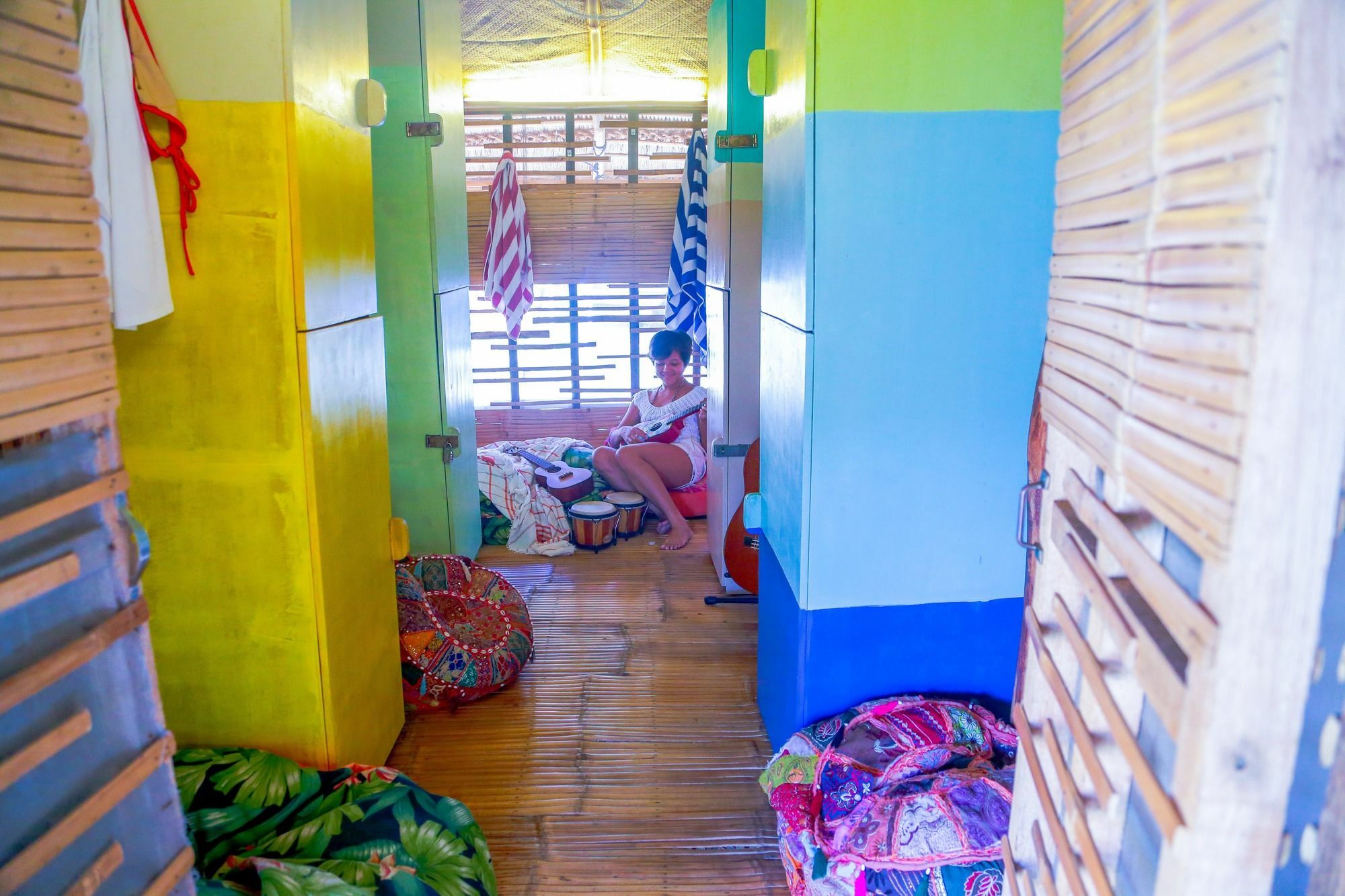 Flotsam And Jetsam Artist Beach Hostel San Juan  Ngoại thất bức ảnh